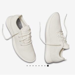 Allbirds women’s wool runners in natural white (cream sole) size 9